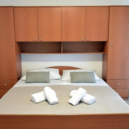Palit Ap Family & Pet Friendly In Rab Apartment *