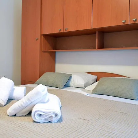 Apartment Palit Ap Family & Pet Friendly In Rab *