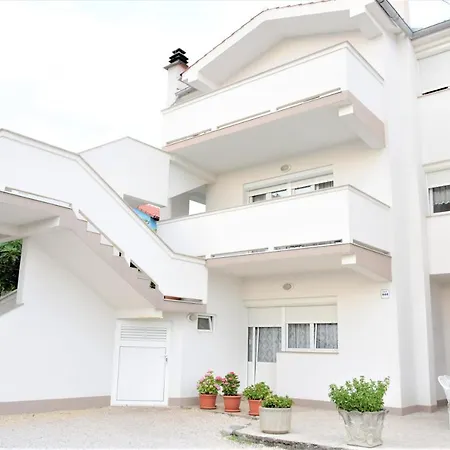 Palit Ap Family & Pet Friendly In Rab Apartment Rab Town